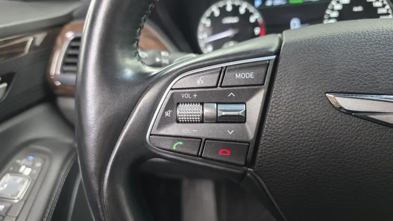 Genesis EQ900