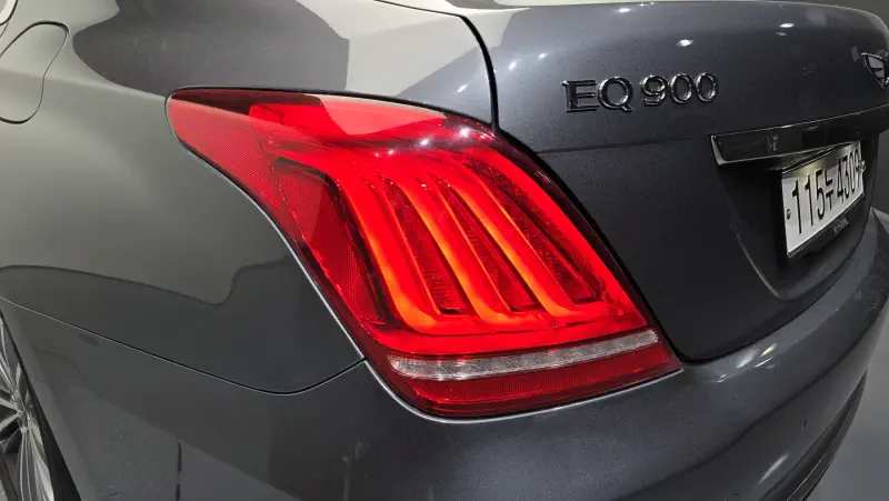 Genesis EQ900
