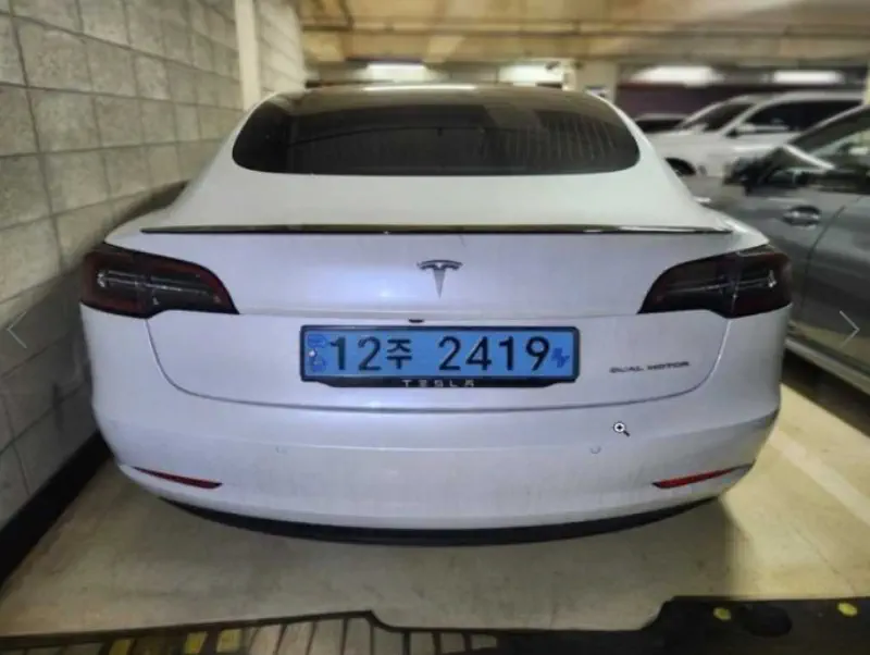 Tesla MODEL 3