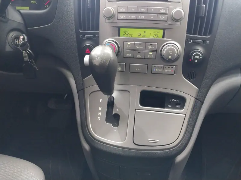 Hyundai Grand Starex