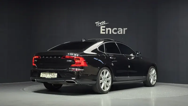 Volvo S90