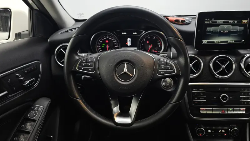 Mercedes-Benz GLA-Class