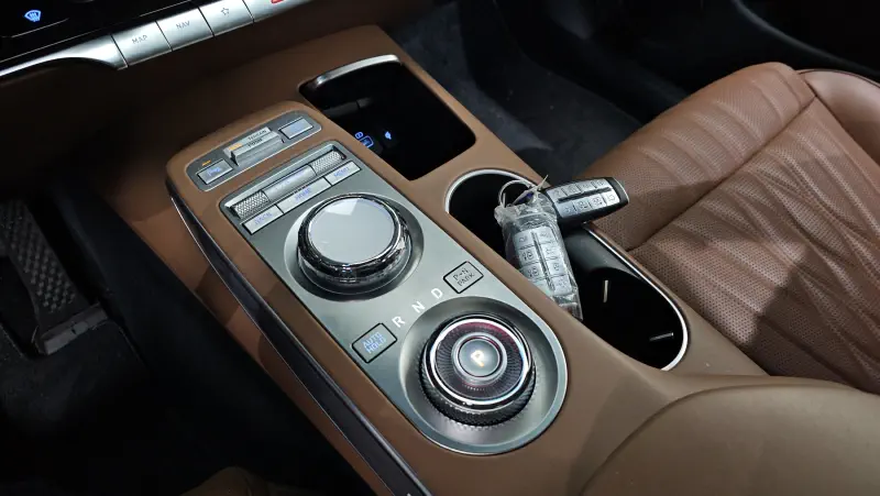 Genesis GV70