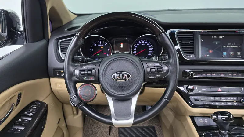 Kia Carnival
