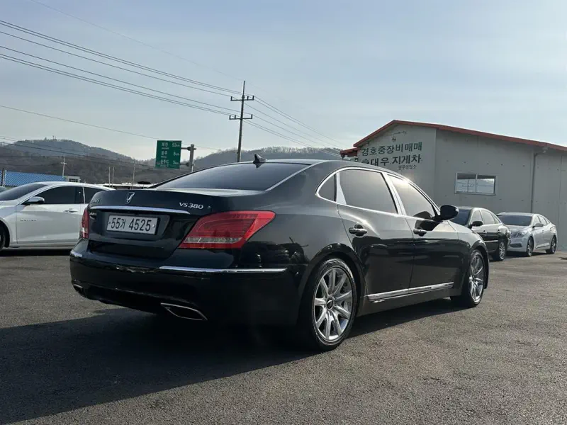 Hyundai Equus
