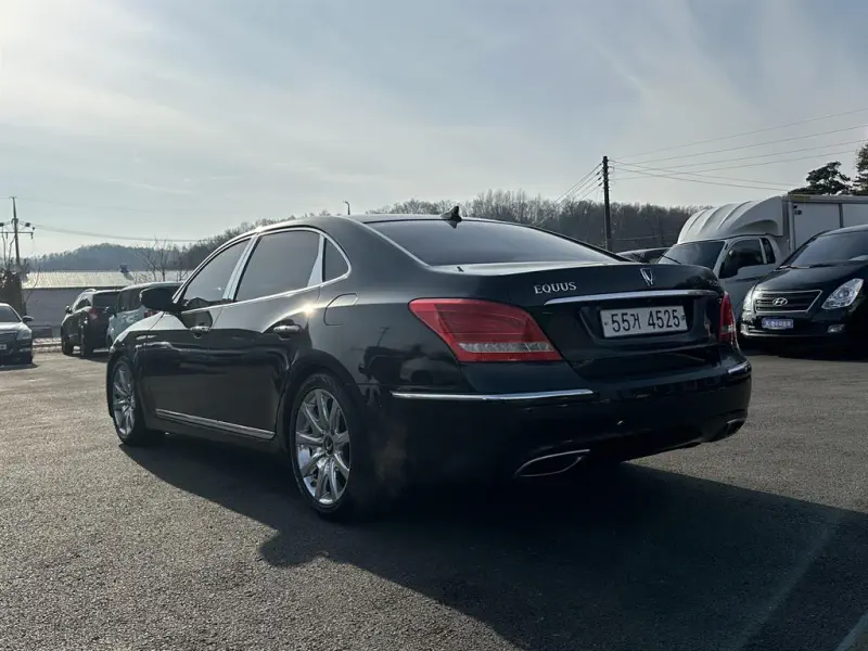 Hyundai Equus