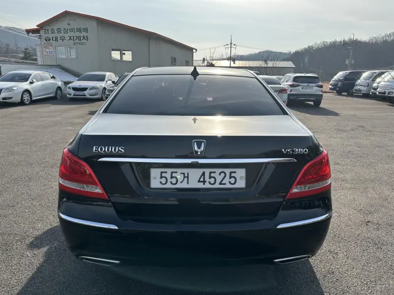 Hyundai Equus
