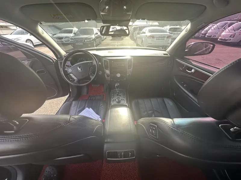 Hyundai Equus