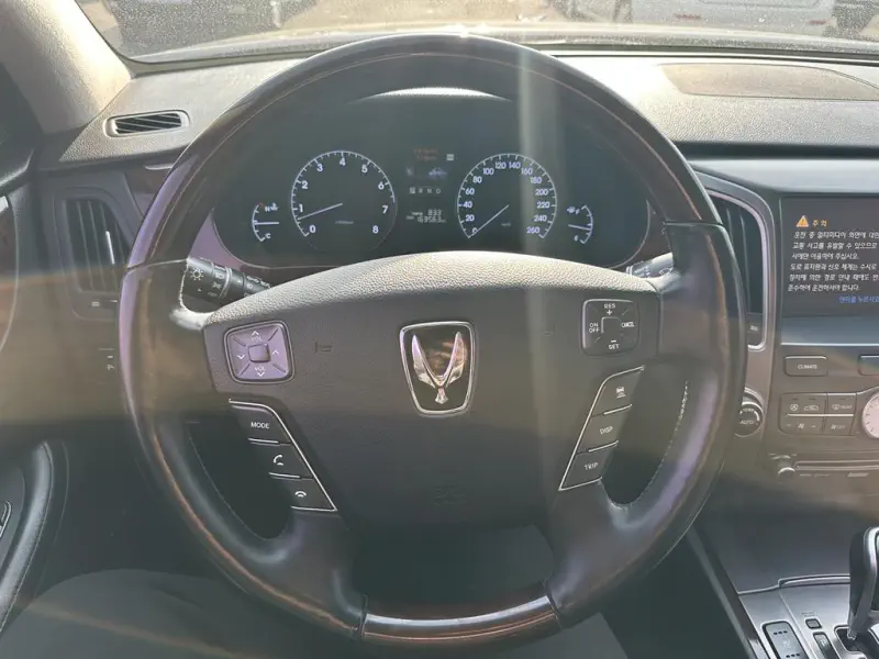 Hyundai Equus