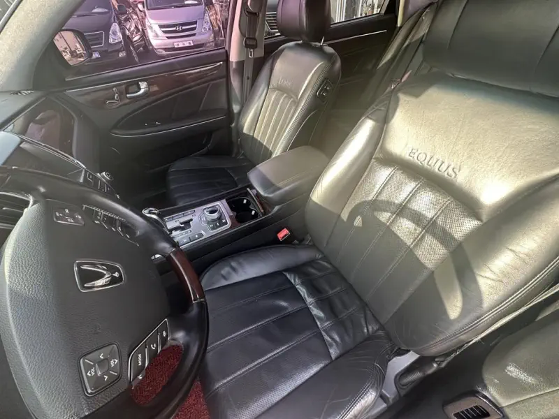 Hyundai Equus