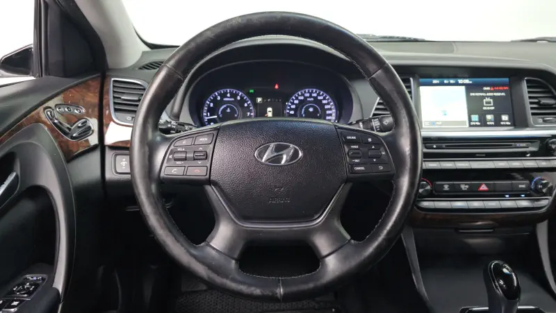 Hyundai Aslan