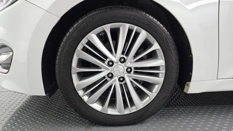 Hyundai Aslan