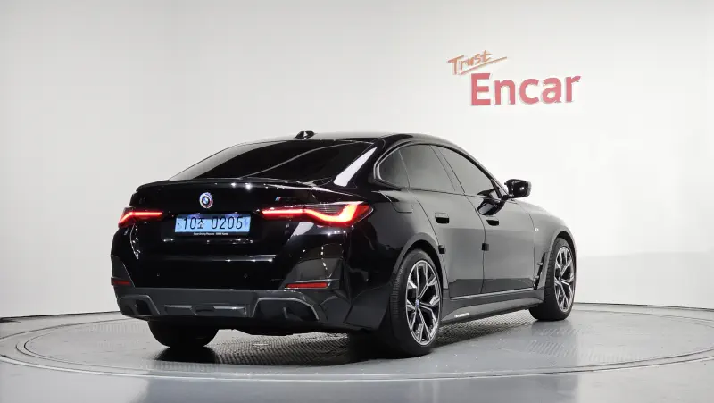 BMW i4