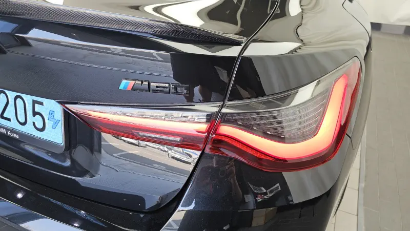 BMW i4