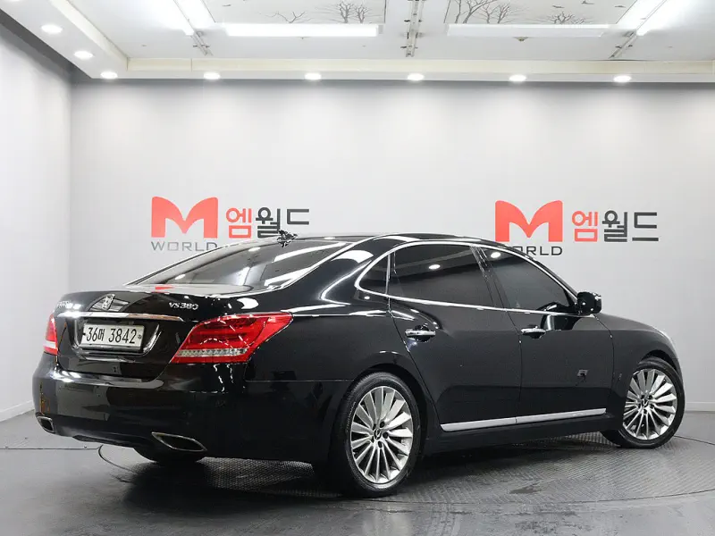 Hyundai Equus