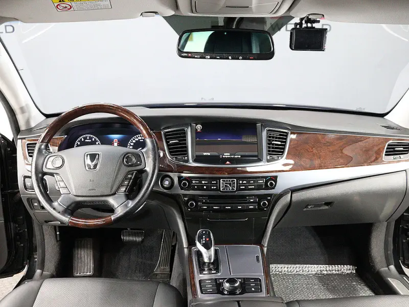 Hyundai Equus
