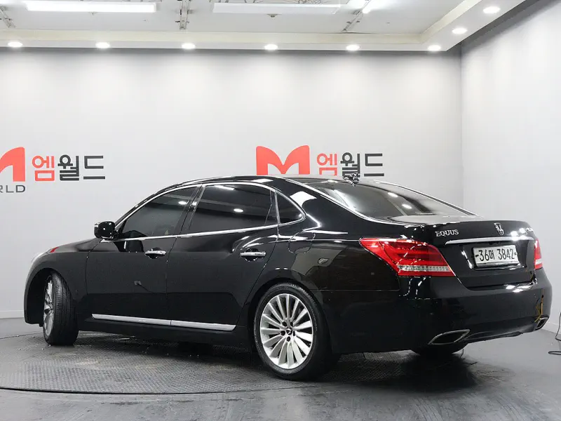 Hyundai Equus