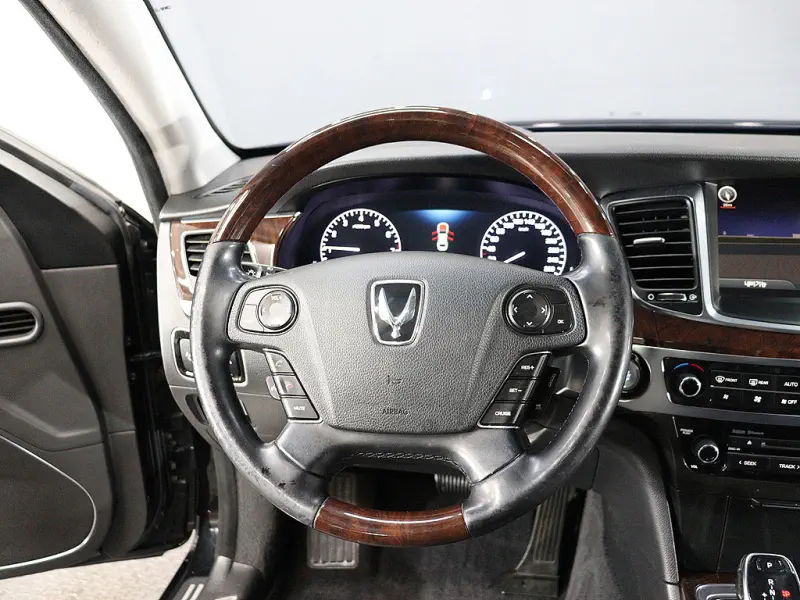 Hyundai Equus