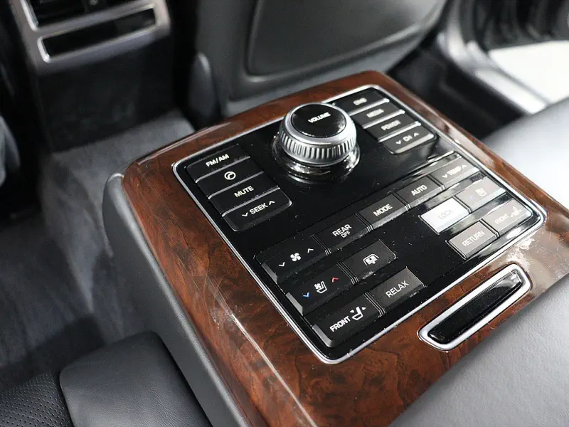 Hyundai Equus