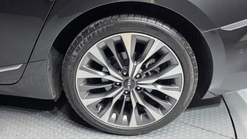 Kia K8