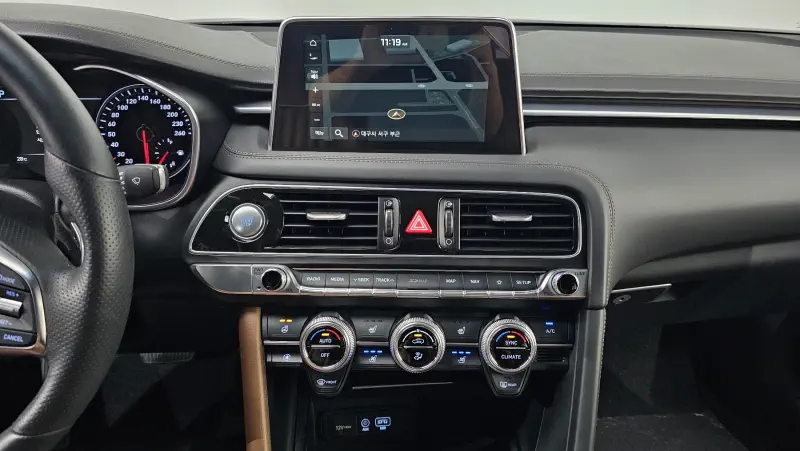 Genesis G70