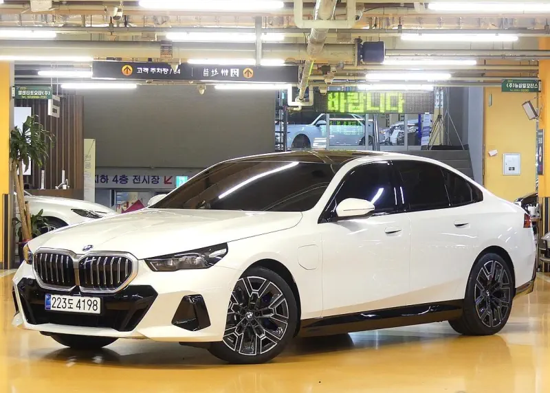 BMW 5-Series