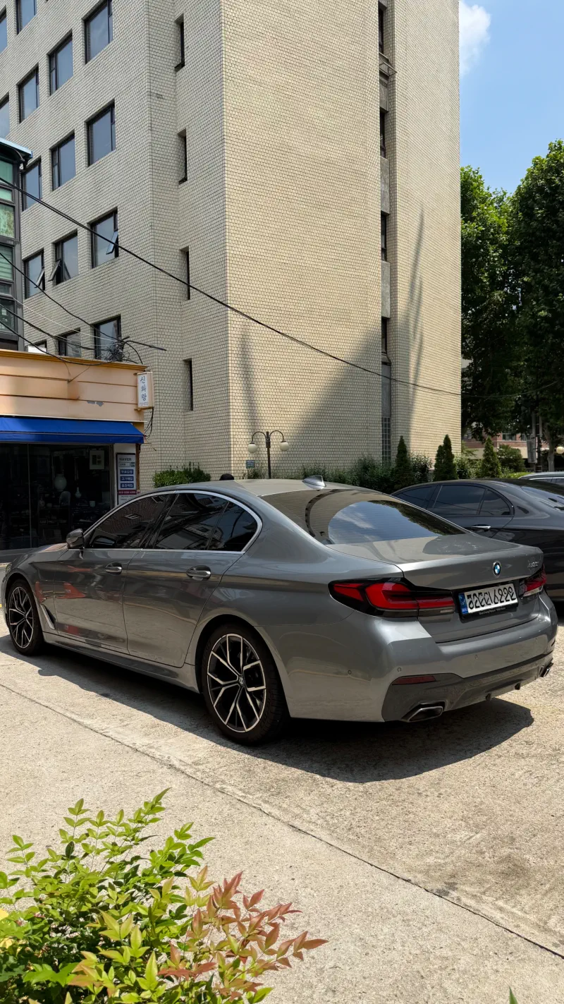 BMW 5-Series