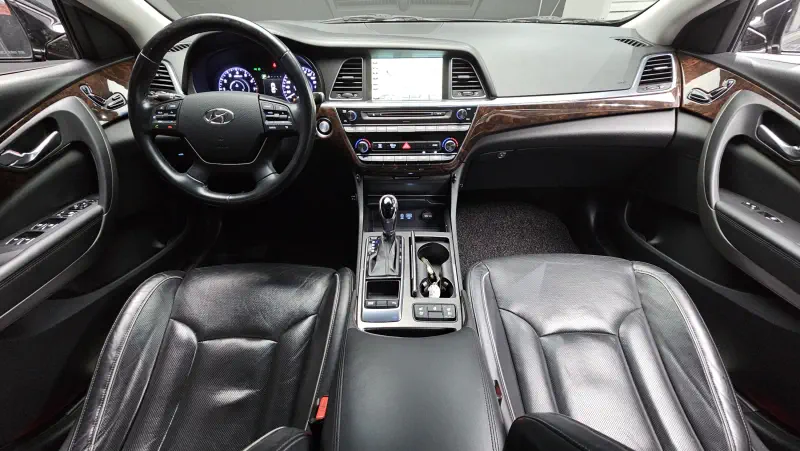 Hyundai Aslan