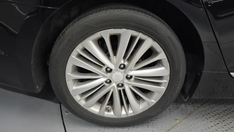 Hyundai Aslan