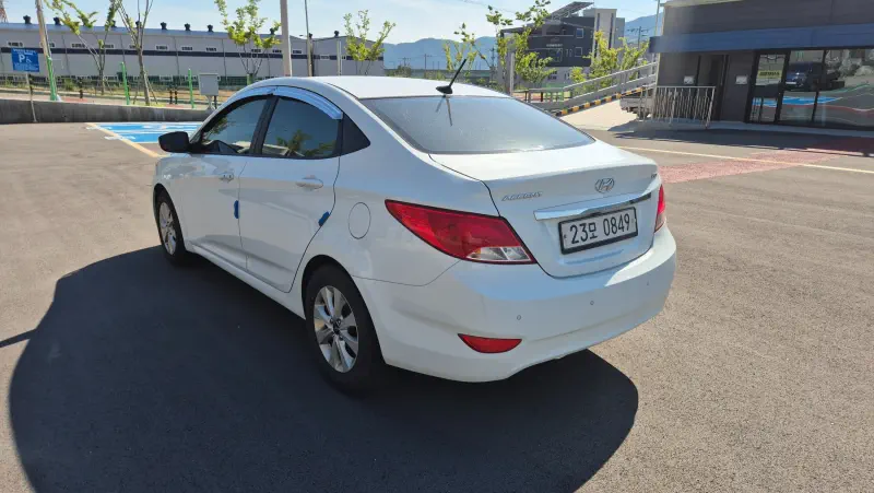 Купить Hyundai Accent Gyeongnam из Кореи