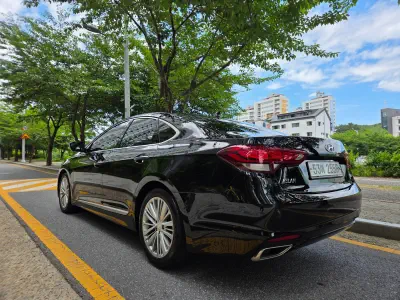 Hyundai Aslan