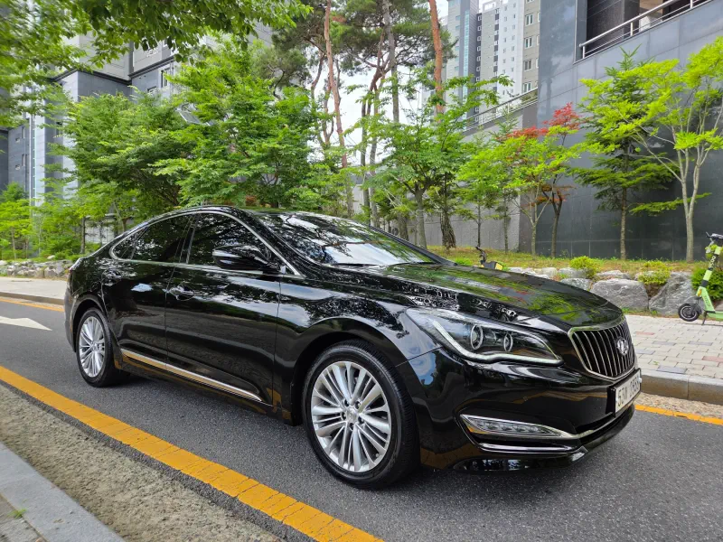 Hyundai Aslan
