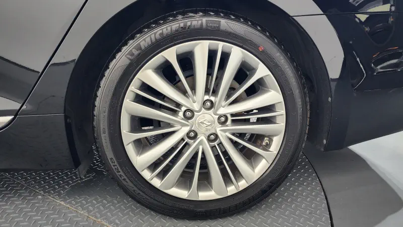Hyundai Aslan
