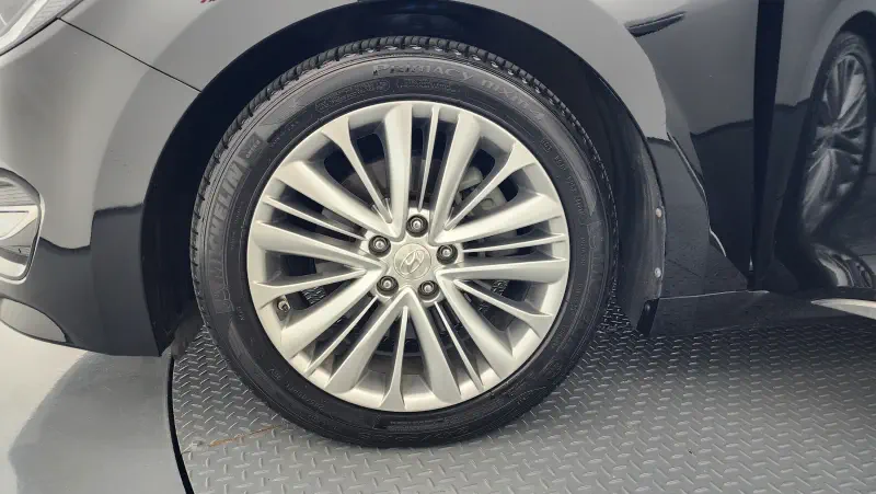 Hyundai Aslan
