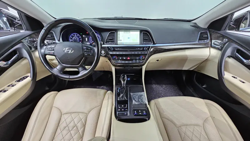 Hyundai Aslan