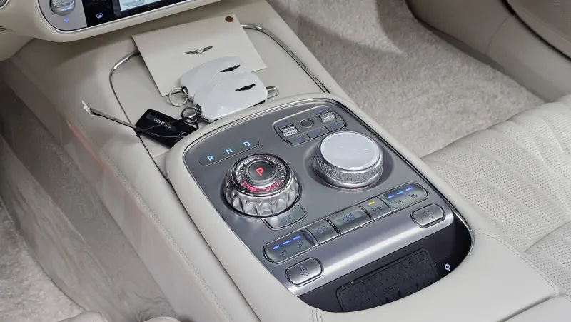 Genesis G90
