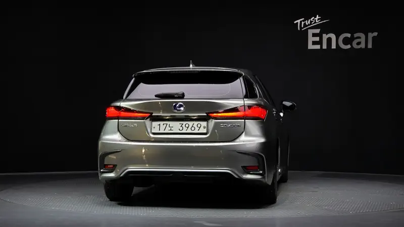 Lexus CT200h