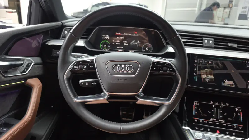 Audi e-tron