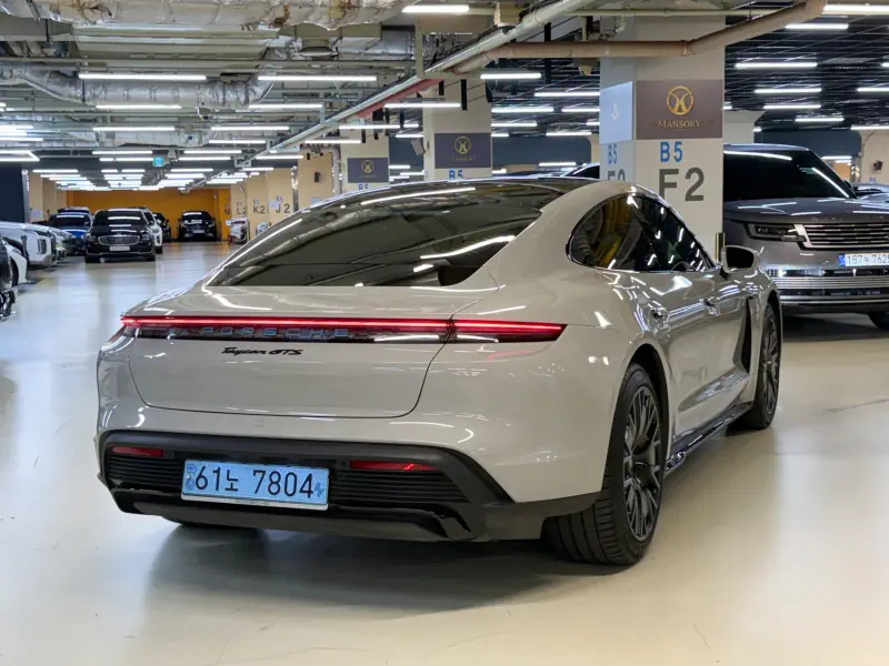 Porsche Taycan