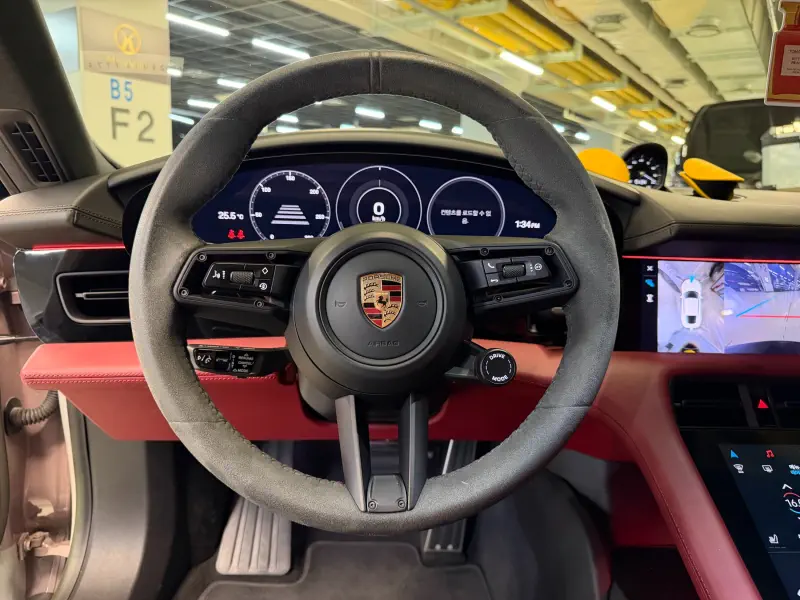 Porsche Taycan