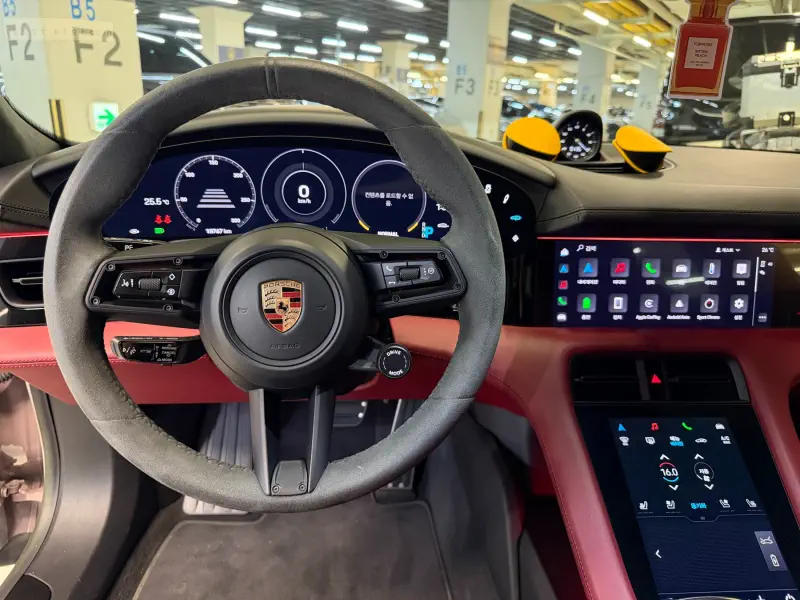 Porsche Taycan