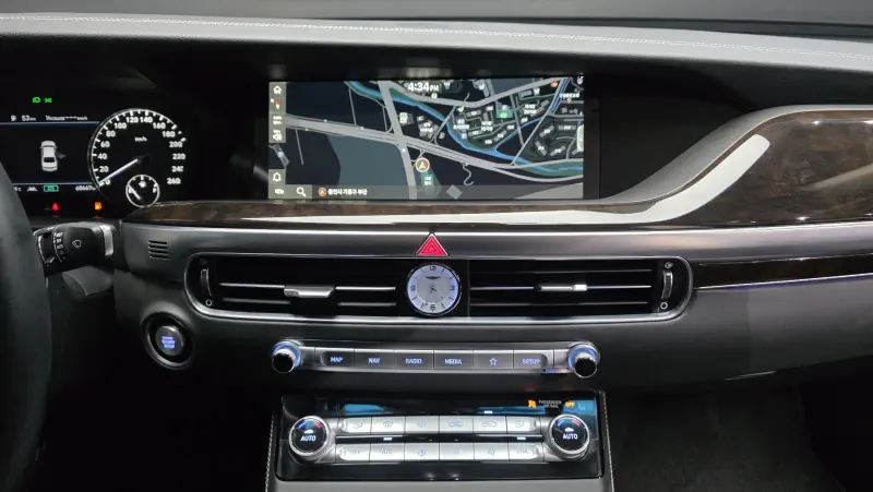 Genesis G90