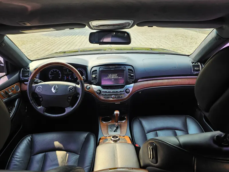SsangYong Chairman W
