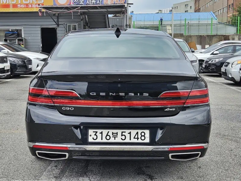 Genesis G90