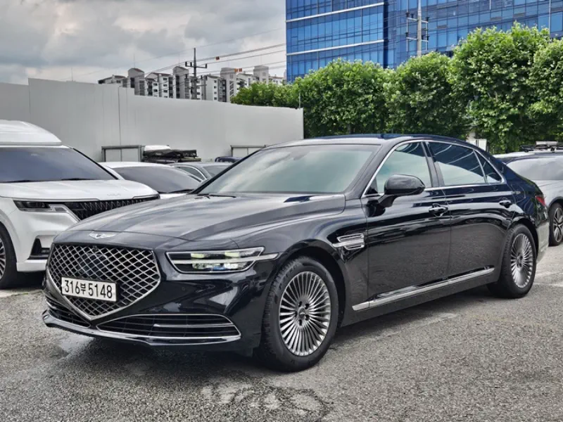 Genesis G90