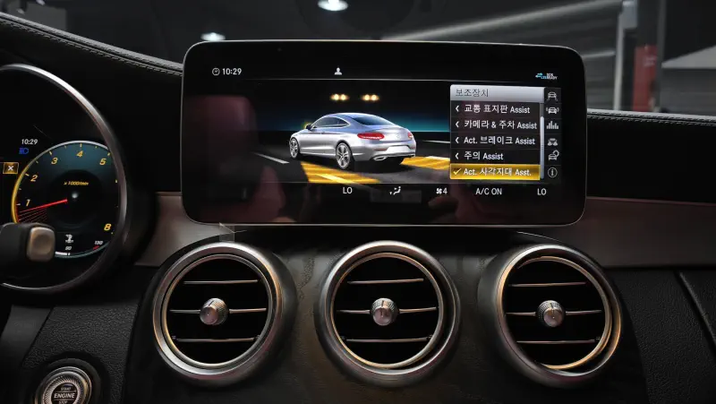Mercedes-Benz C-Class