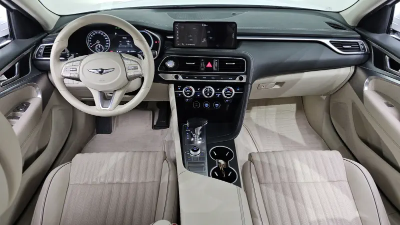 Genesis G70