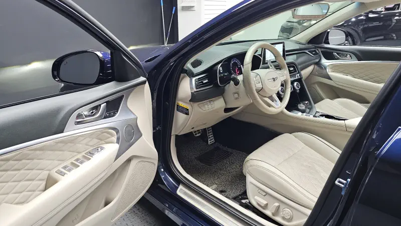 Genesis G70
