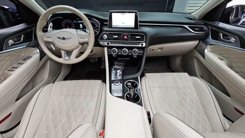 Genesis G70