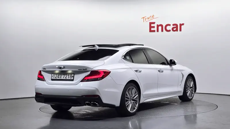 Genesis G70